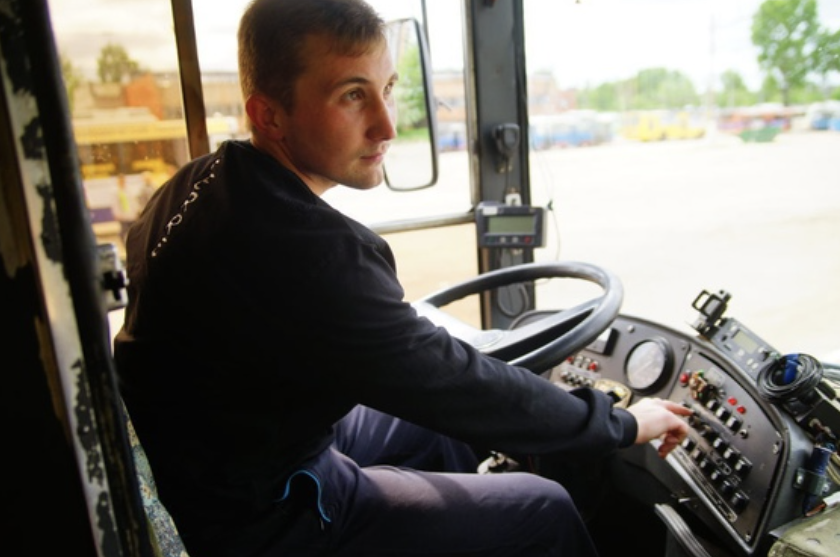 Кто работает водителем автобуса